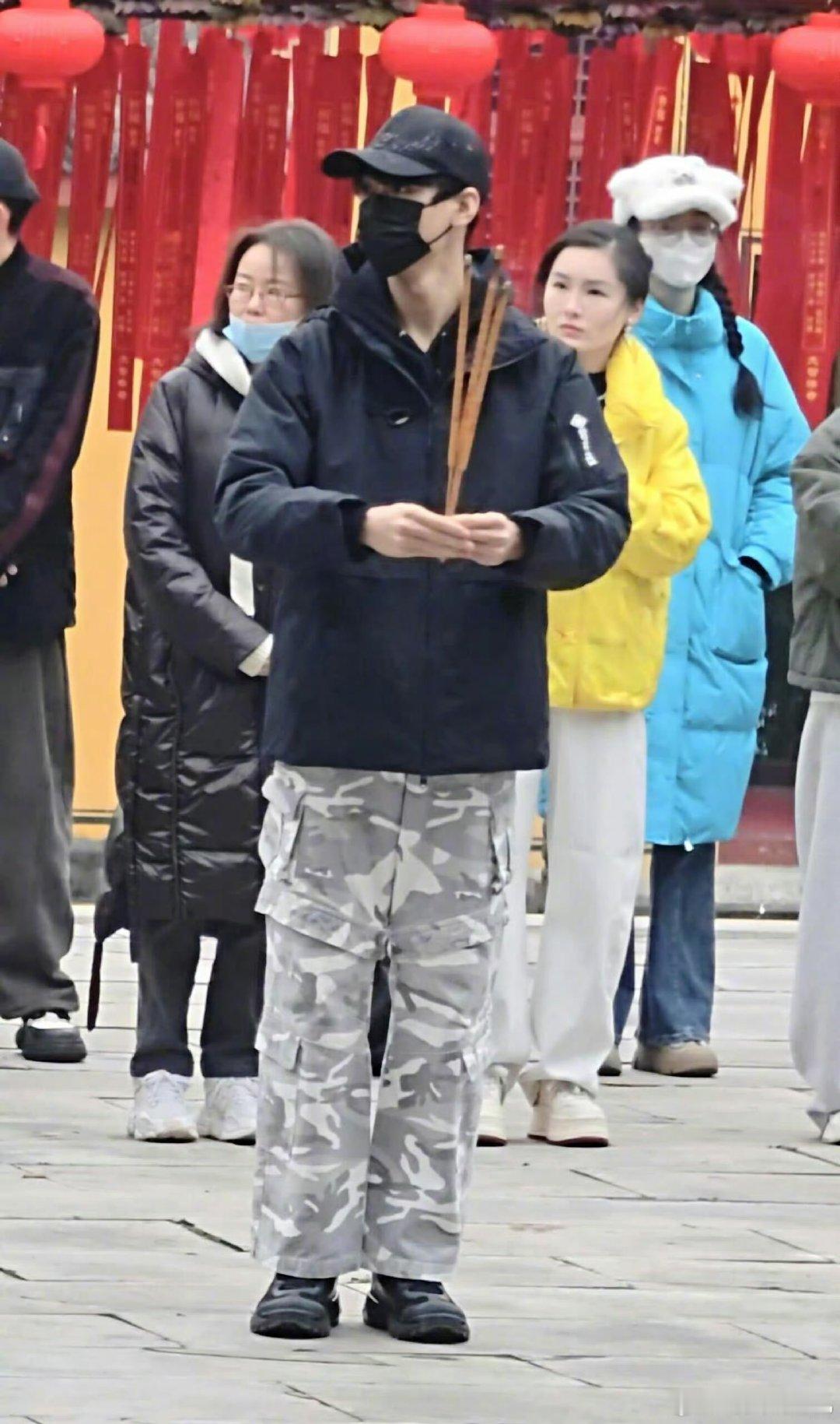 龚俊新剧凤舞九天开机祈福龚俊新剧凤舞九天开机祈福龚俊凤舞九天开机祈福