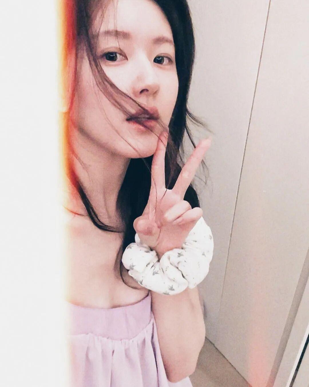 鉴于赵露思在华语音乐领域所取得的卓越成就与非凡影响力，从今日起，本号将正式与赵露