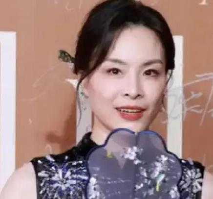 2020年，跳水皇后吴敏霞被医生叫到身边：“你先生张效诚需要抢救，病危通知书，你