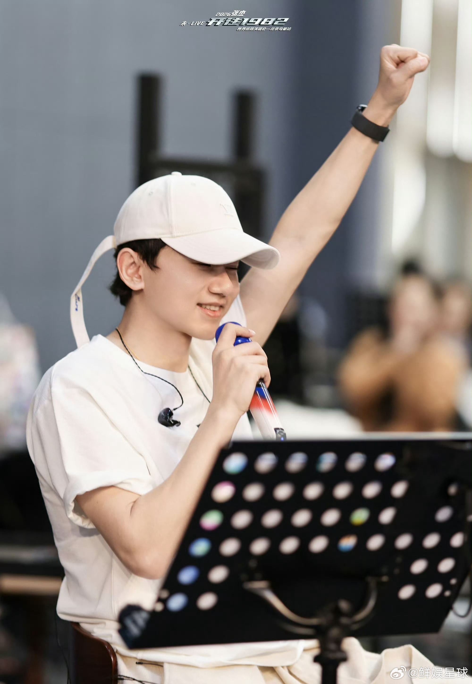 张杰鸟巢站直接封神！超万平舞台+机械列车，16场连开创纪录，沉浸式体验让歌迷直呼