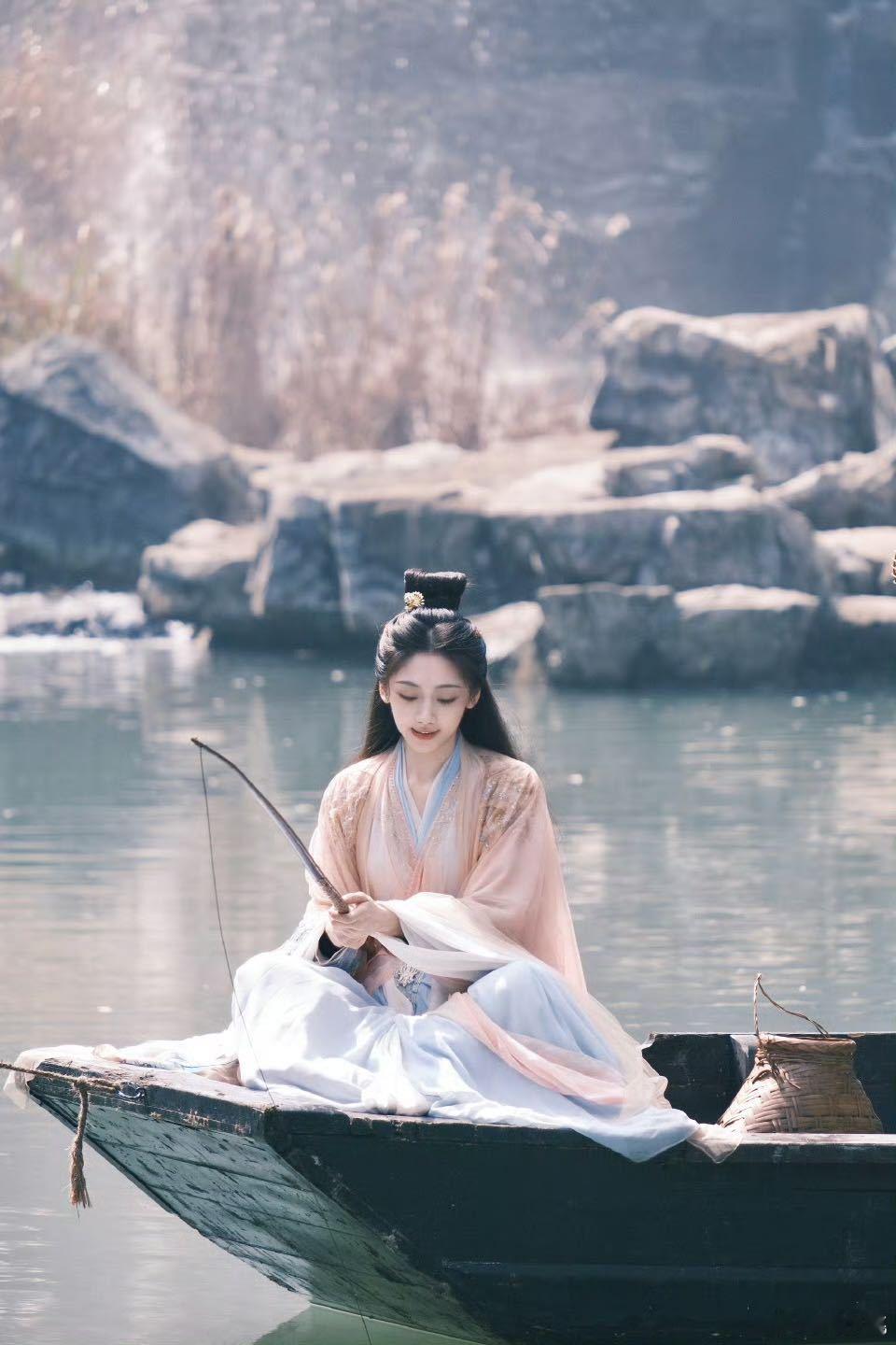 王影璐从懵懵懂懂演到萌萌动动王影璐诠释的可爱从不重复，冯宝宝是懵懂的静，雁子是萌