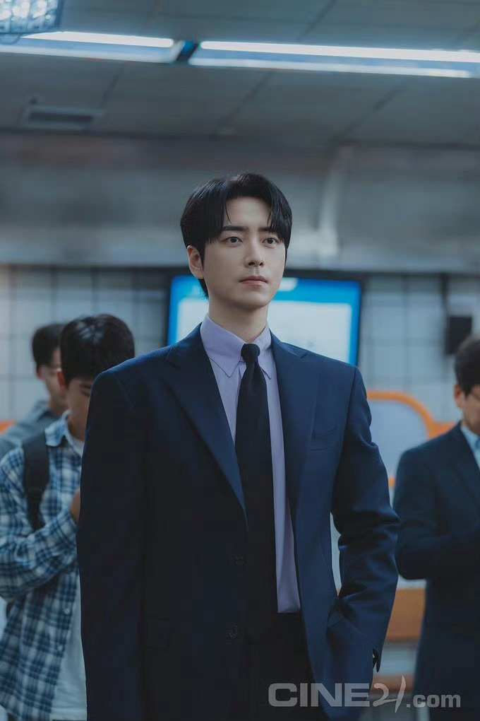 李浚赫主演的韩剧彩票一等奖也要上班 定档先网后台9月10日tving先公开，9月