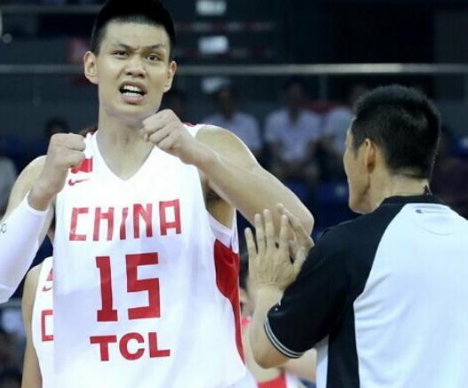再见！CBA第一恶汉加盟新球队，年薪6位数，球迷给出善意忠告
2025年CBA休