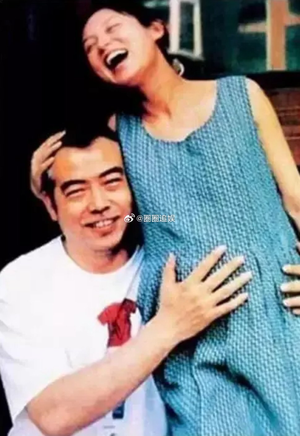 鲁豫在节目里问陈红：“你知道倪萍在她的书里，是怎么描述你的吗？”陈红毫不犹豫回答
