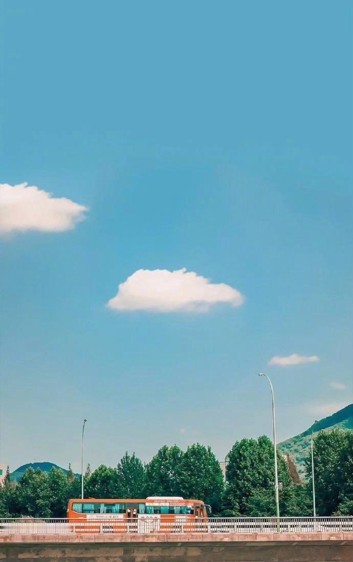 人生就是这样在波浪中一浪一浪地在前进，永无止境。要学会冲破风浪，冲破烦恼的浪涛不