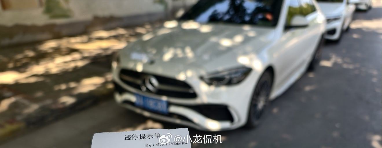 对国内成品油价格采取临时调控在不调控咋活啊 油车车主已在车里哭晕过去了。还是电车