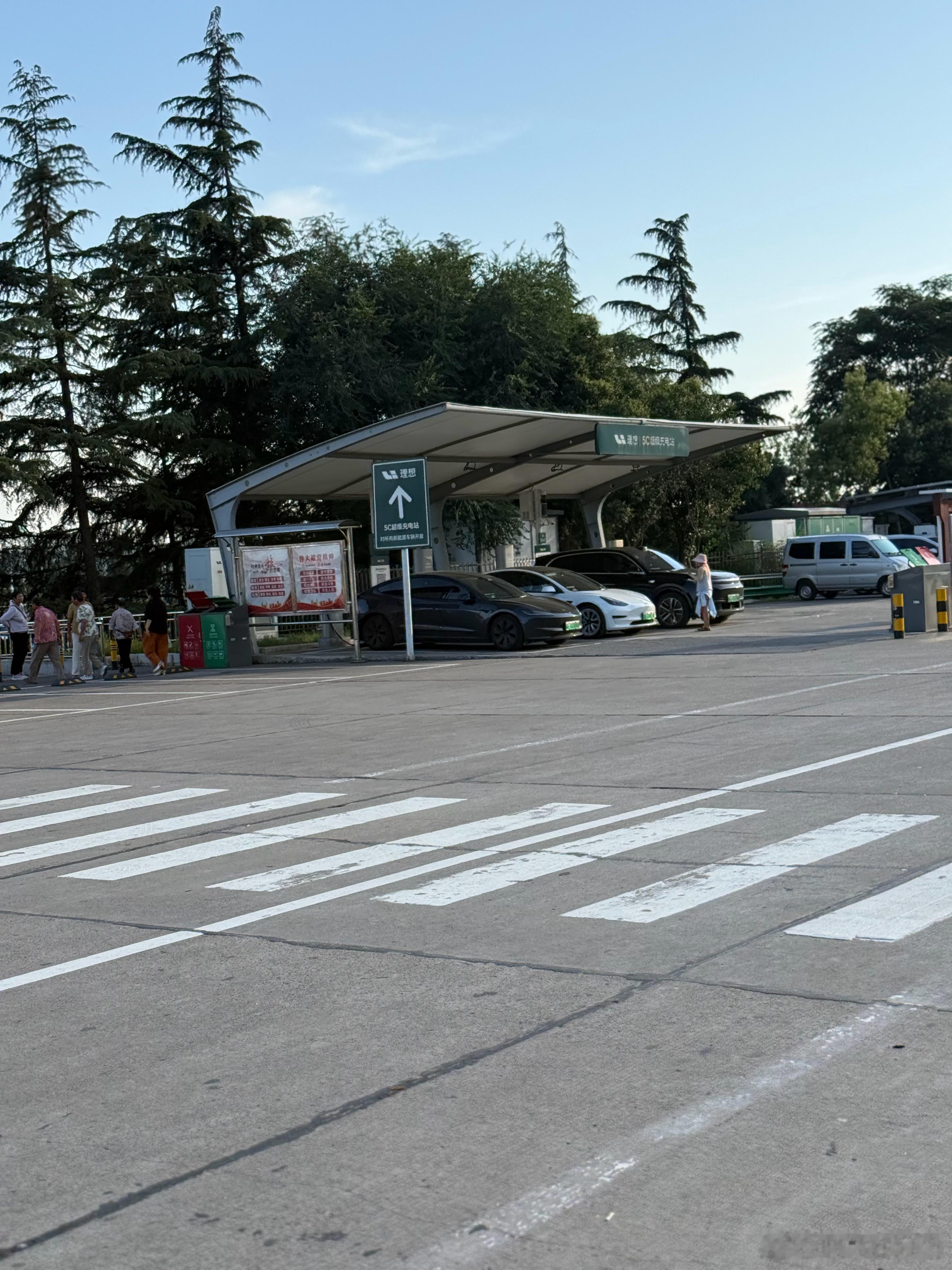 理想建超充站稳赚不赔啊！理想汽车