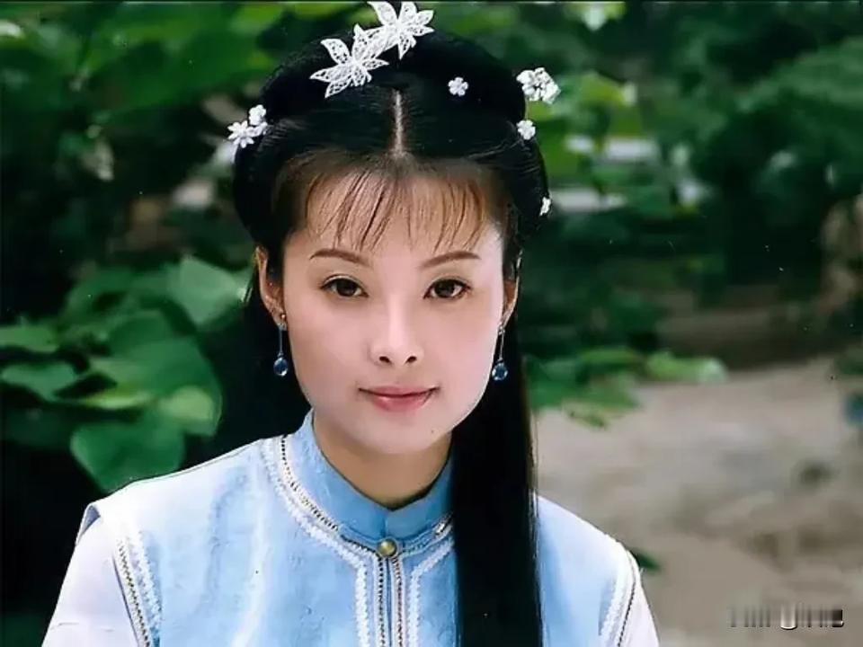 有人说她是疯女人
经历三婚
第一段和演员赵岭闪婚闪离
第二段与加拿大企业家林博文