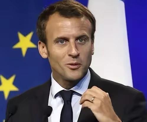 见过小弟讨好大哥的，但你绝对没见过连国家体面都豁出去的。堂堂西方最高级别的G7峰