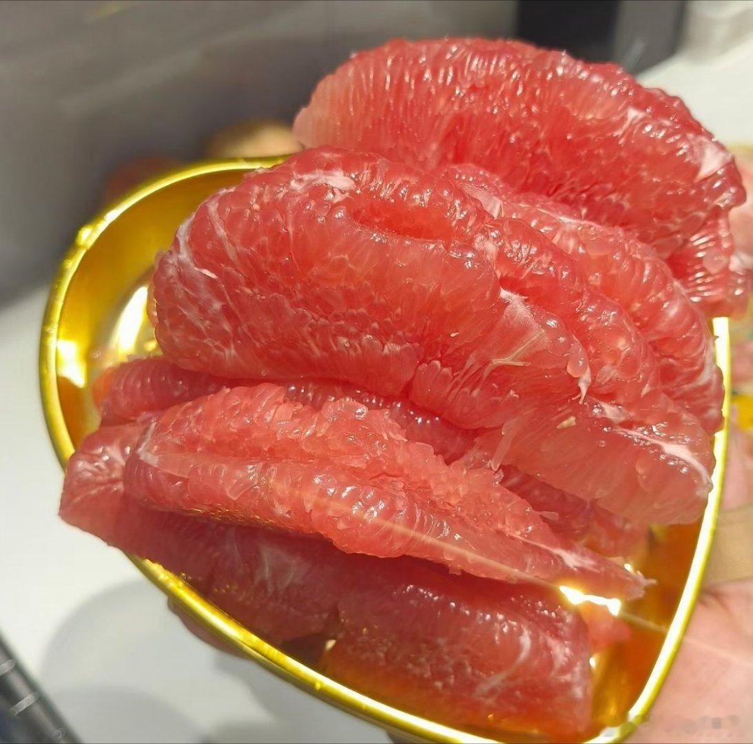 今年的柚子就是好吃。 ​​​