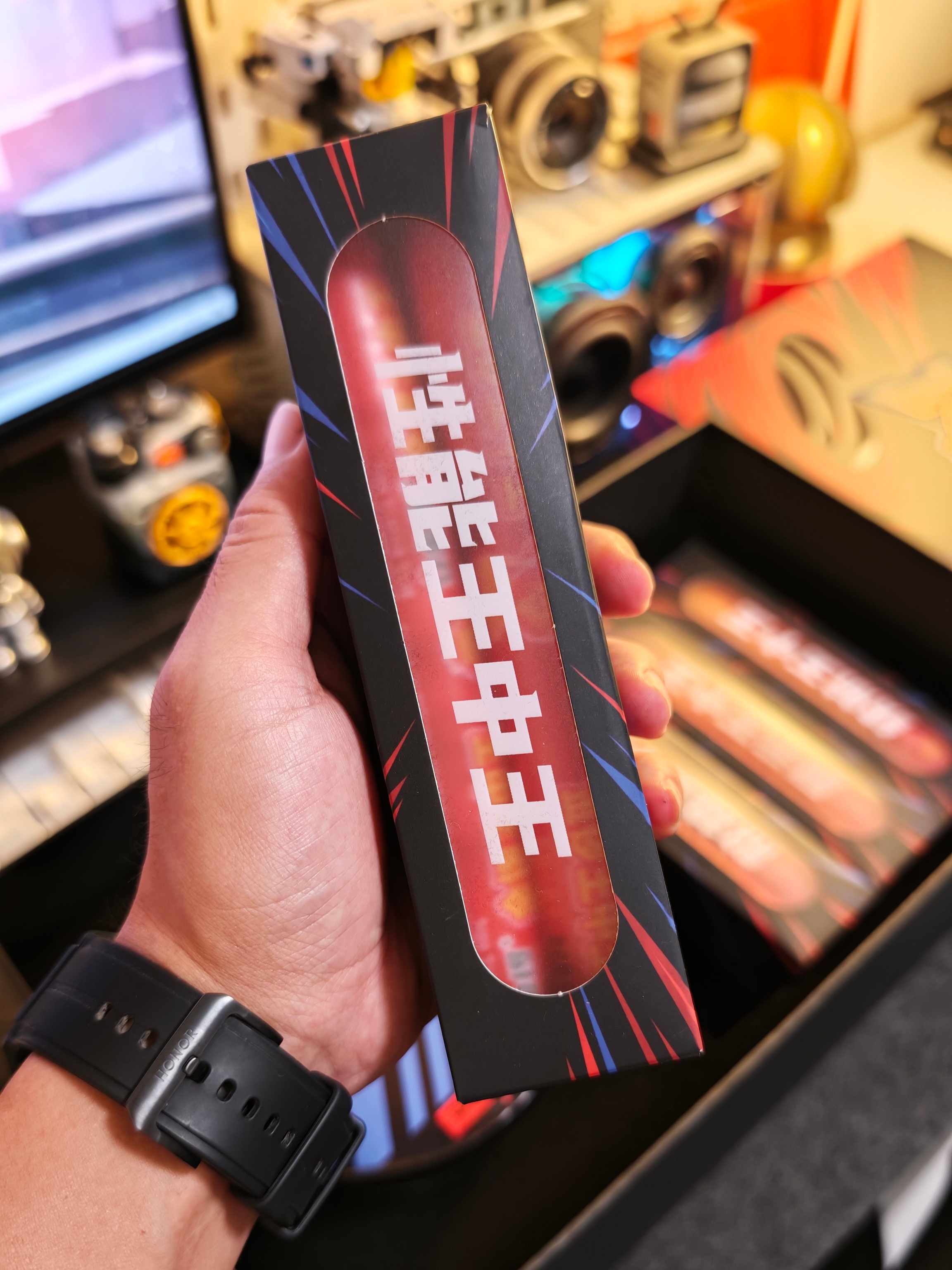 欧皇附体拿下荣耀WIN2礼盒！我的荣耀WIN2场面赢礼盒到了，一盒定制大赢面泡面