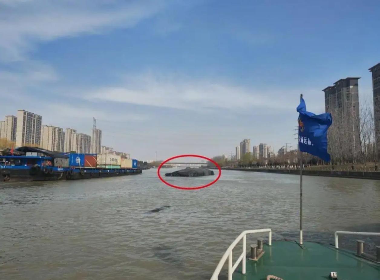 突发！京杭运河淮安段一货船沉没，航道受阻

时间：3月13日14时许

地点：京