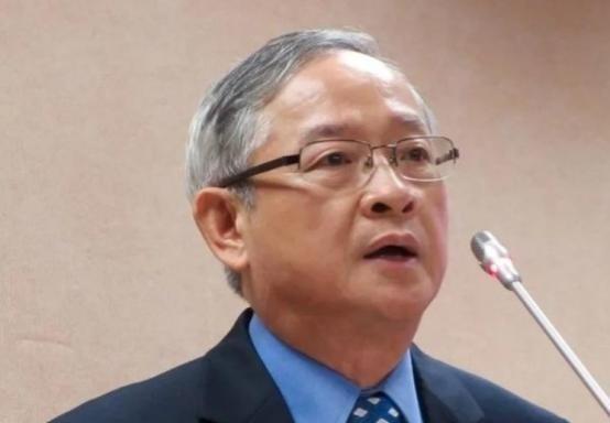 台湾知名人士林郁方：“我实在看不懂大陆造那么多武器装备，造那么多航母干什么，还频