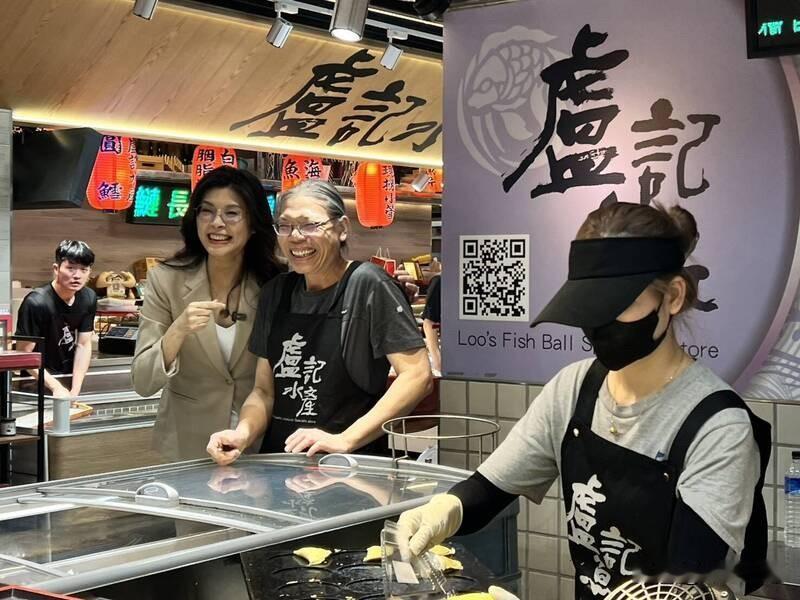 迎新年  郑丽文南门市场采买年货

今天是除夕，国民党主席郑丽文日前到台北市南门