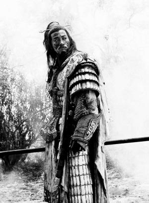 苏超新赛季宿迁首个主场对阵南京的比赛，宿迁请来了何润东再扮西楚霸王到场助阵，羽之