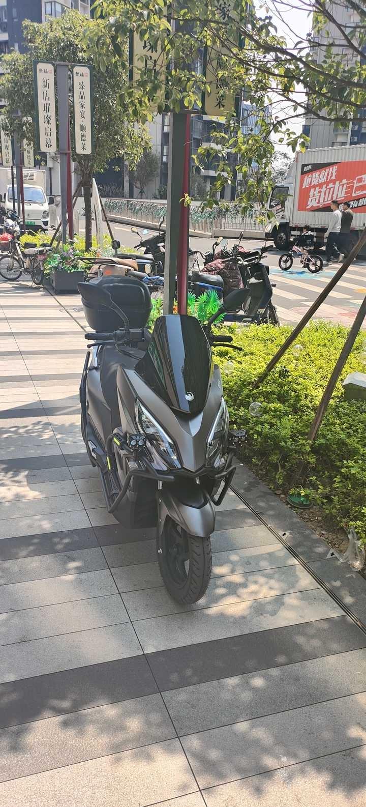 跟魔怔了一样就想买摩托，怎么劝我放弃？
本人家里的老二，19岁想自己赚钱买摩托，