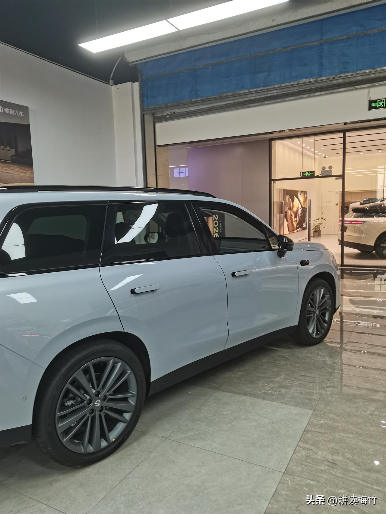 零跑汽车做的还可以啊，这么大的车15万左右！

有个朋友想要换车，今天和朋友一起