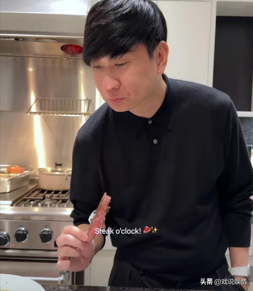 林俊杰晒照庆祝45岁生日！
3月27日凌晨，林俊杰晒出一组庆生照，并且配文：“祝