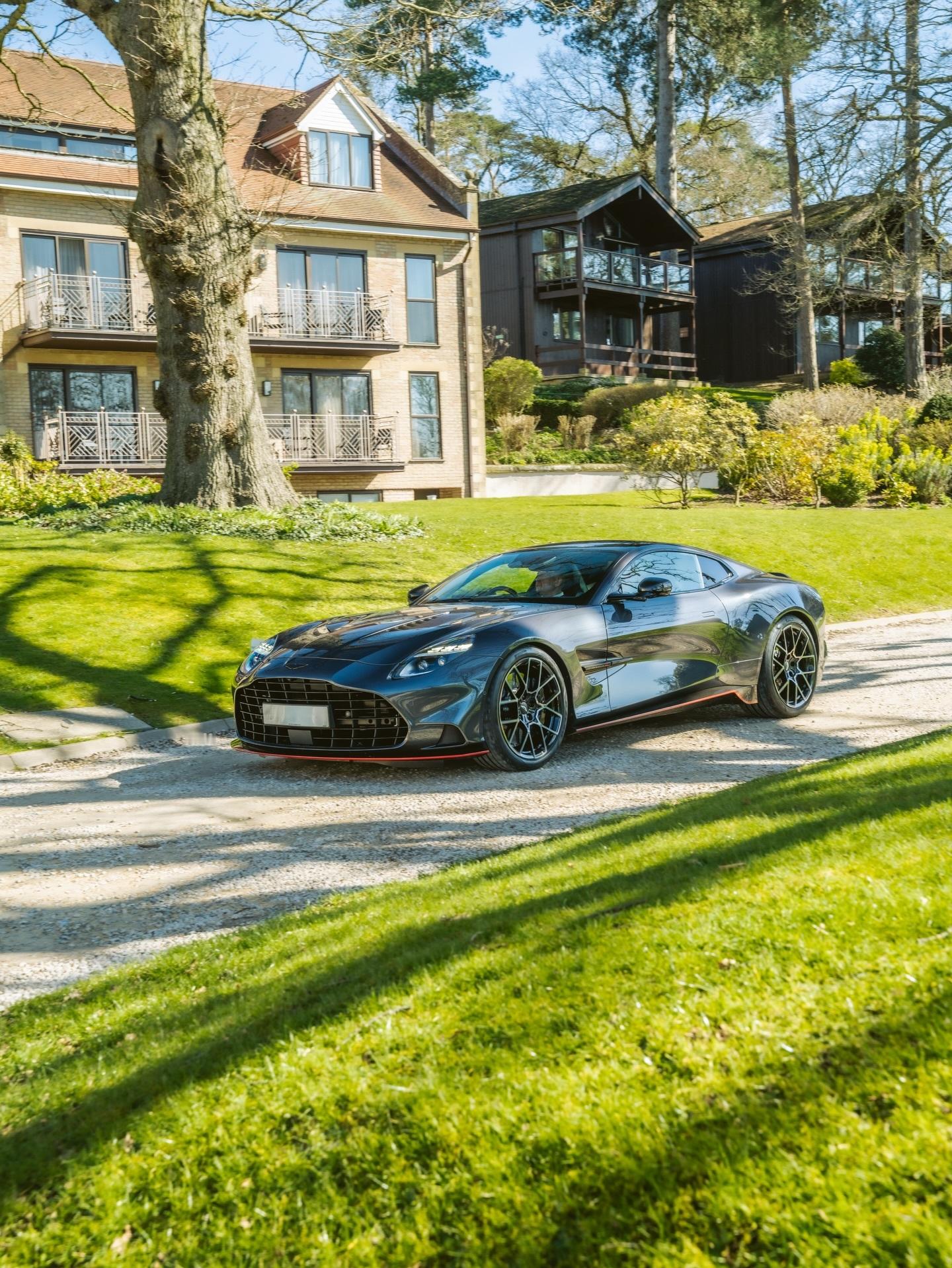 早上好 你有计划买一台跑车吗？ 