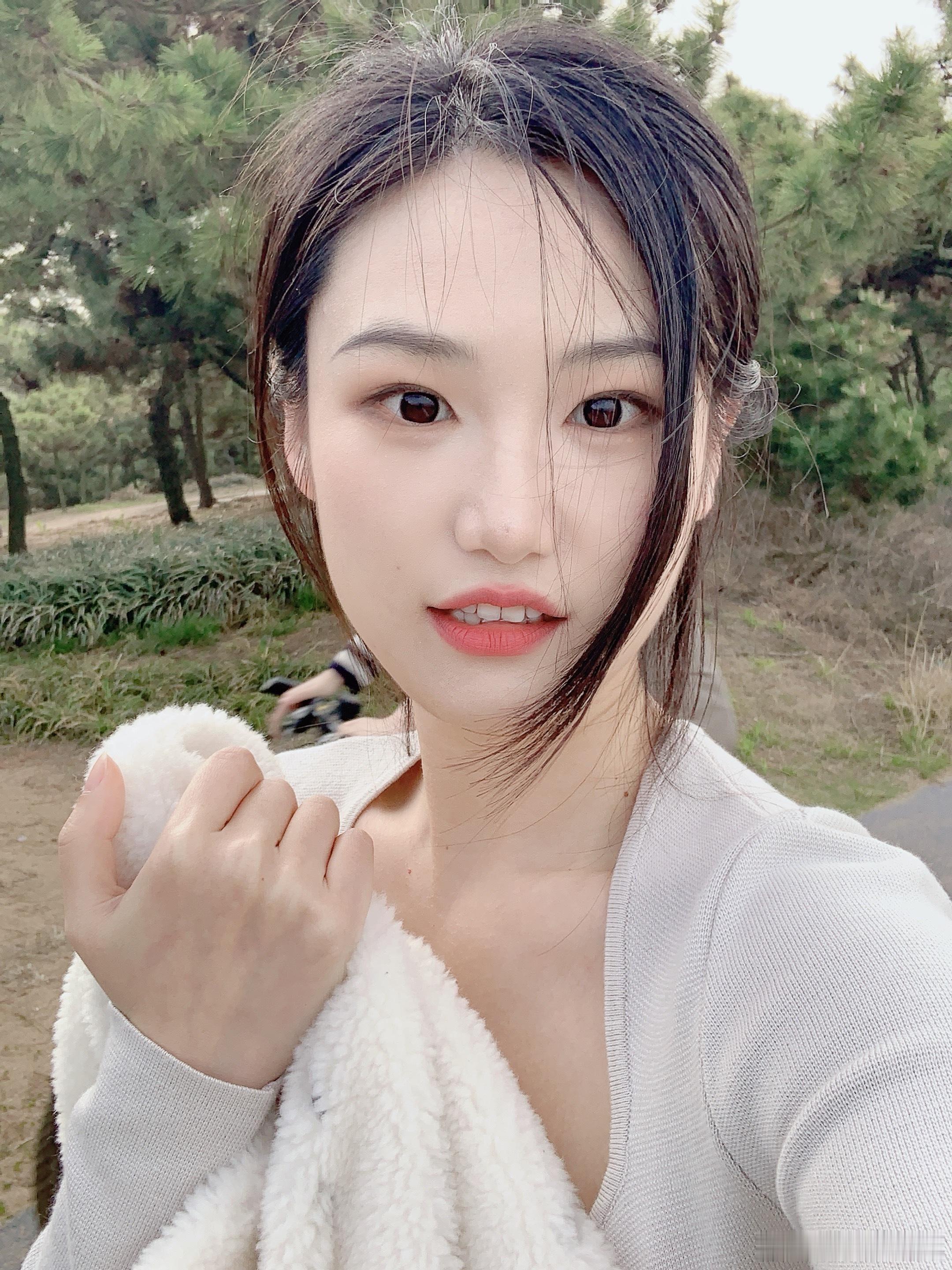 给大家说个恋爱小技巧：如果你在恋爱里做某件事情不太自愿，但你觉得自己这样做，这样