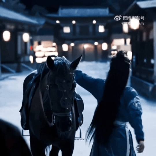 因为单手上马和粉底液将军的花名，张凌赫粉丝把陈哲远红膏图了、、、、🐨演的皇子，