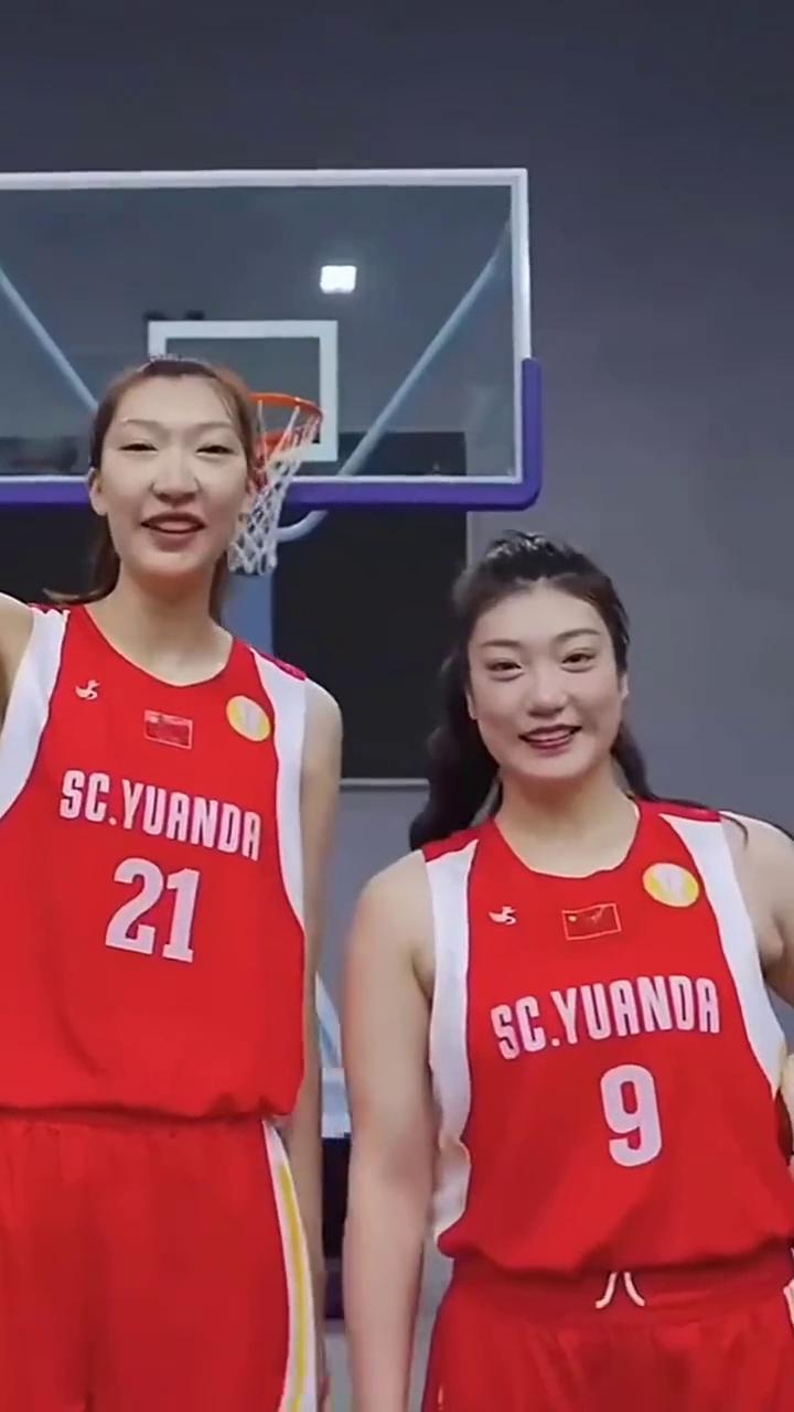 李梦和王思雨两人离别后还能夺冠吗？
注意看，李梦终究还是离开四川女篮了。四川女篮