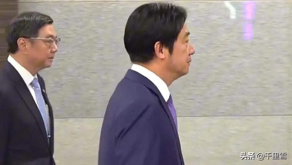 赖清德以武拒统，齐射海马斯火箭炮示威！
6月10日，台陆军出动6辆发射车，从大甲