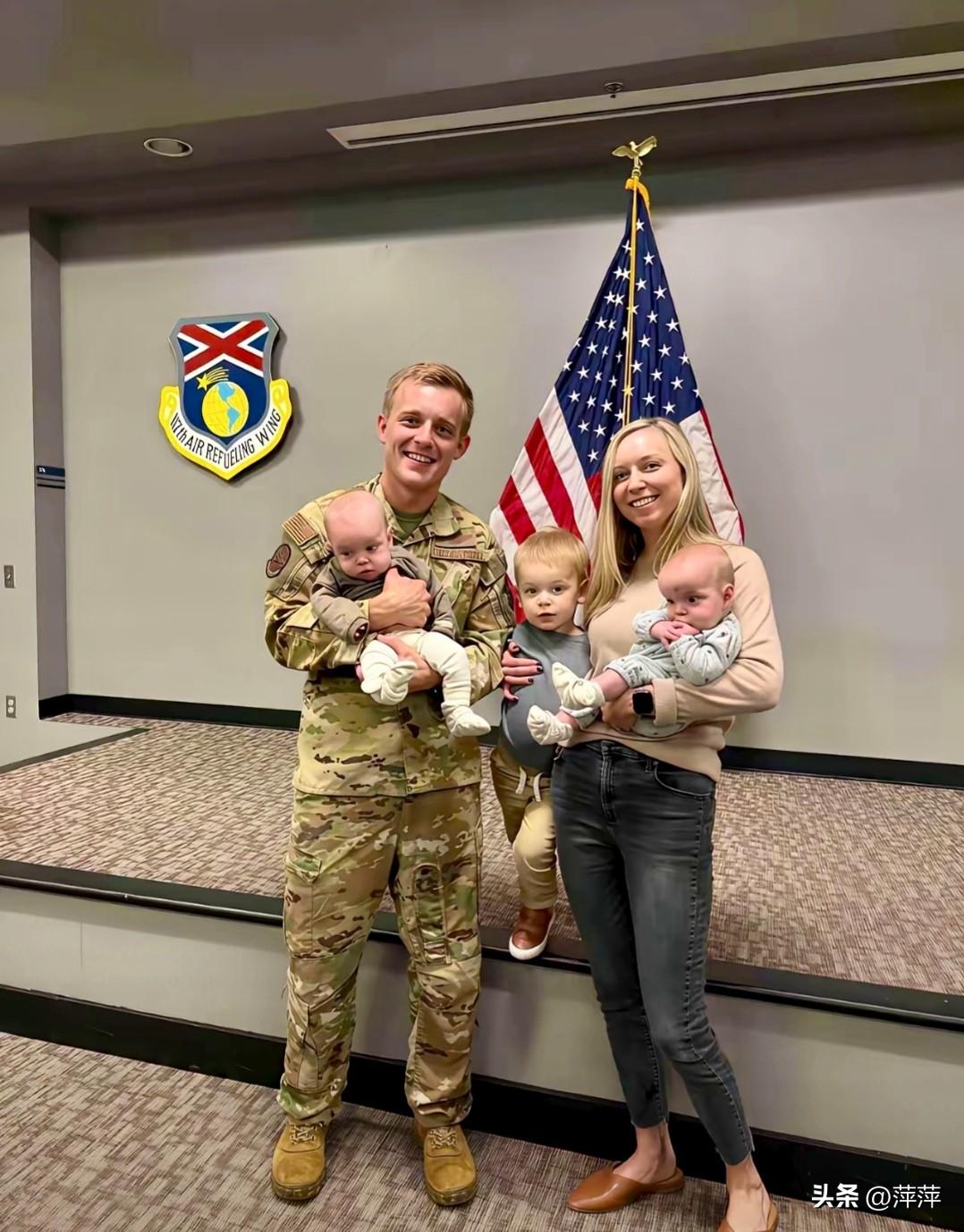 美国空军KC-135加油机飞行员亚历克斯·克林纳少校，在2026年3月伊拉克西部