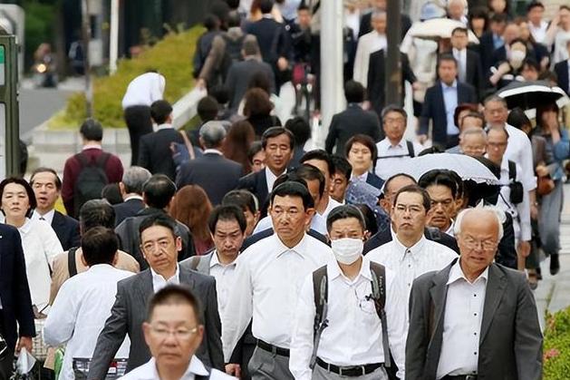 网传有 87 万中国人长期定居日本，也是当地人数最多的外来族群。可一位刚从东京回