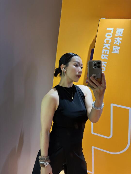 有时候衣服很重要显肩宽