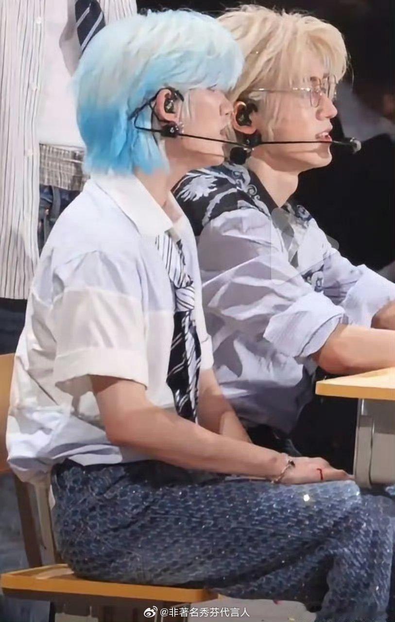 丁程鑫手流血丁程鑫你真是天使