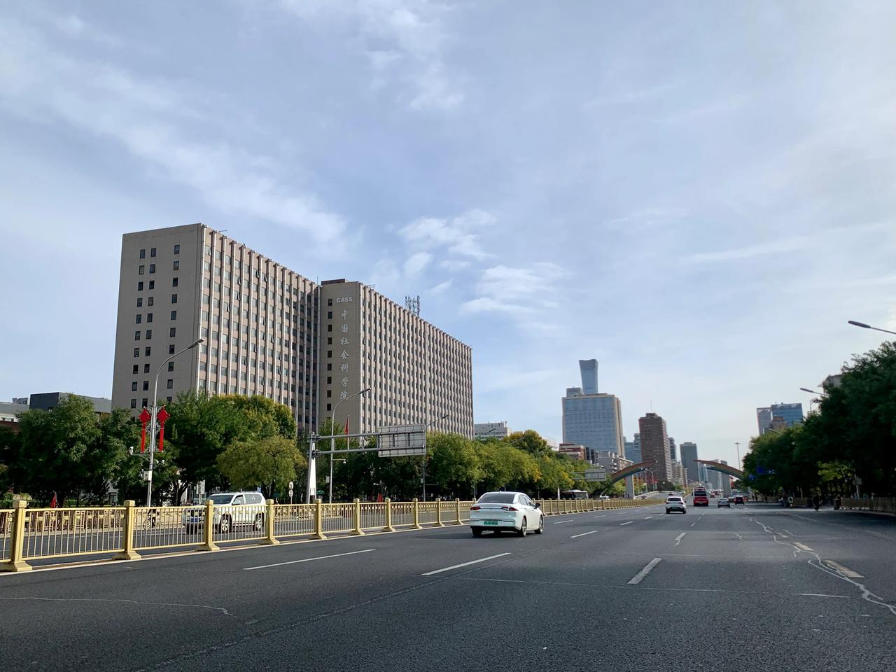 北京今早为什么意外不堵车了？肯定有单位偷偷放假了！举个手！