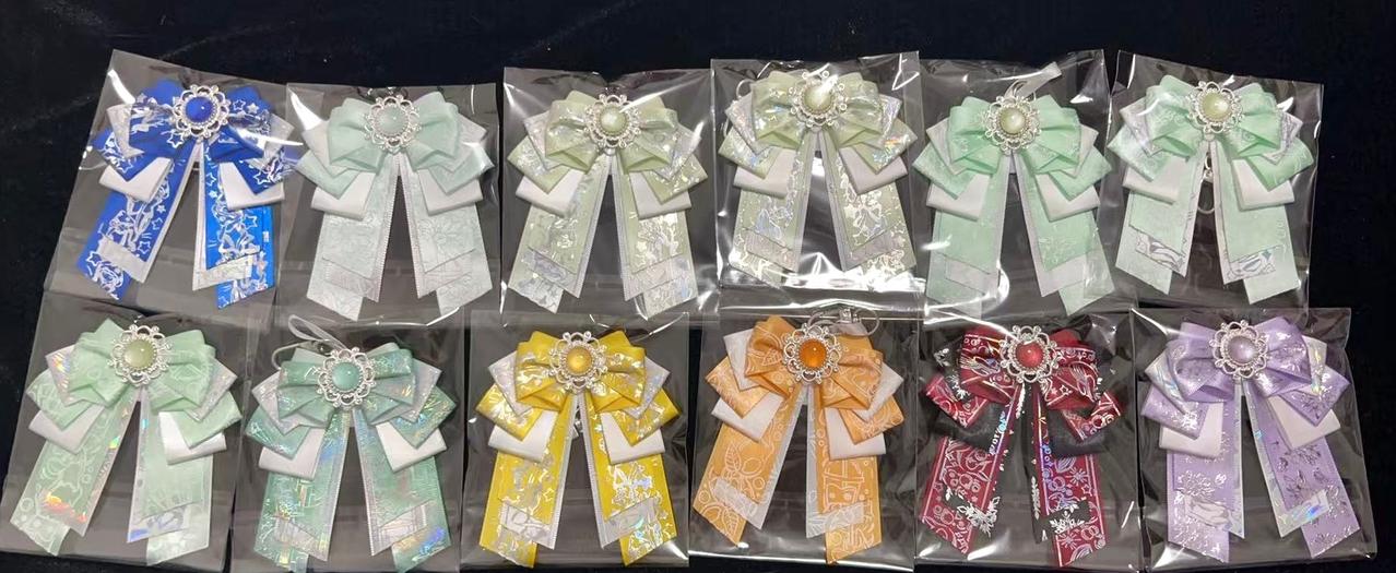发出今天第一声笑
在对方那边买蝴蝶结很多次 大概也知道我追的团是top的成员 她