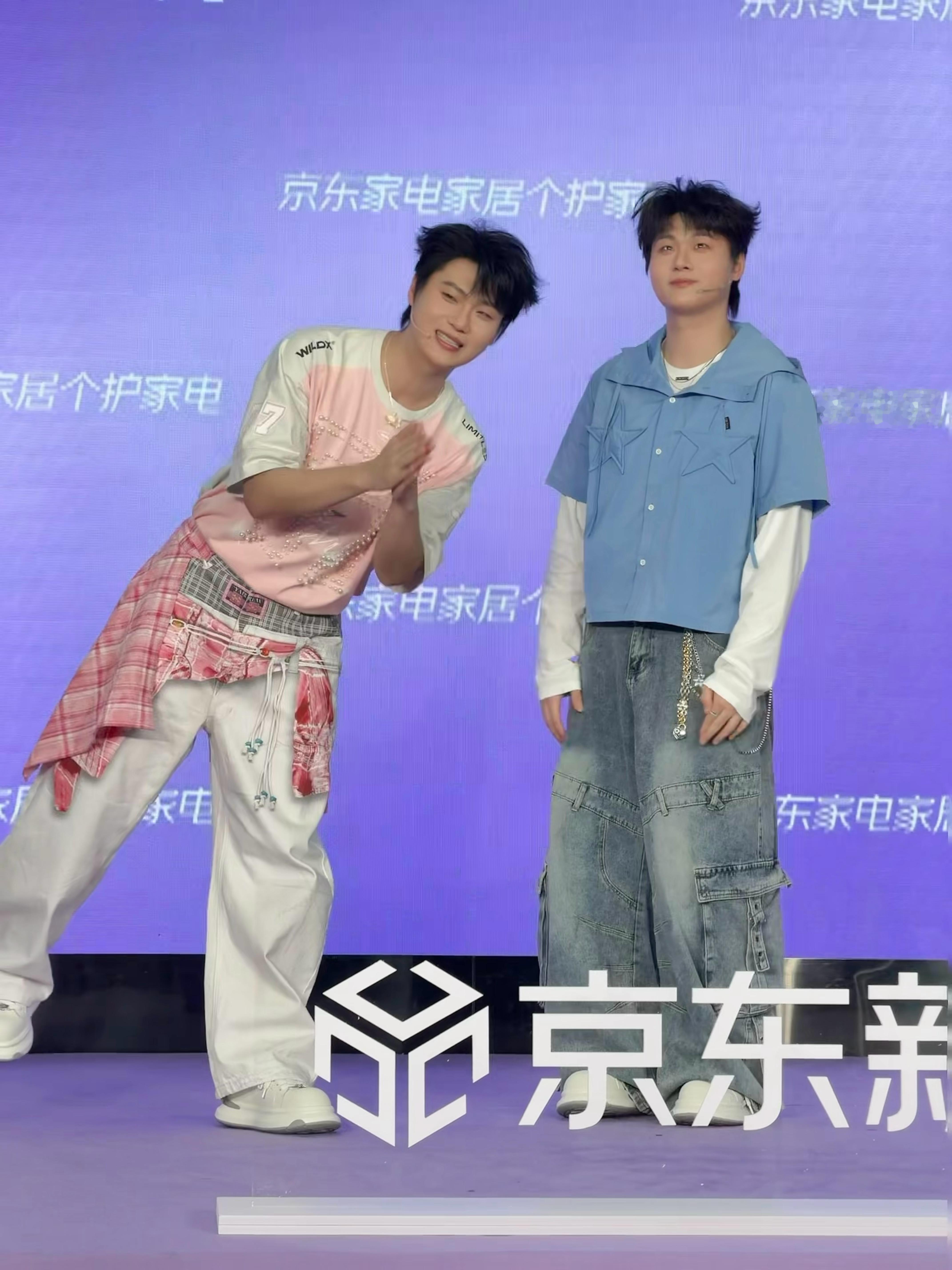 双高胎                “谢谢你们哦～”我们也很谢谢你们