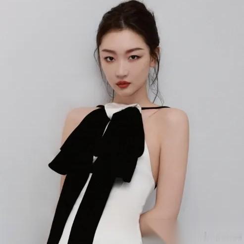 你可以质疑周冬雨的演技 也可以质疑周冬雨的台词 但是有一点不得不承认，周冬雨这个