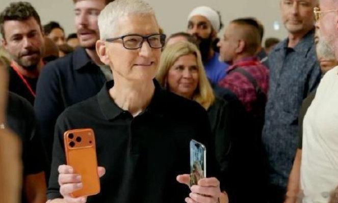 【多方回应库克不再担任苹果CEO】多方回应库克将卸任苹果CEO苹果公司今日宣布，