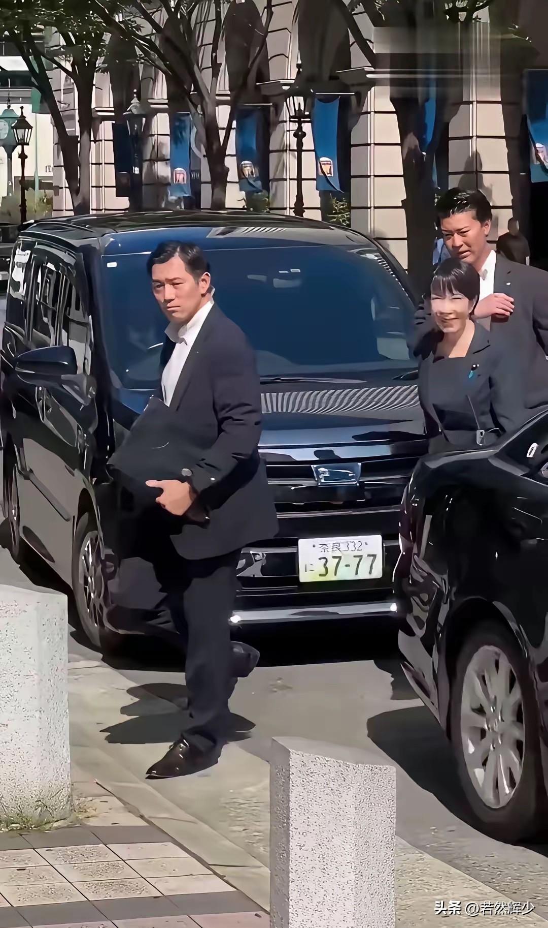 高市老娘们的车牌是37-77，虽然是她（3月7日）和她老公（7月7日）的生日，但
