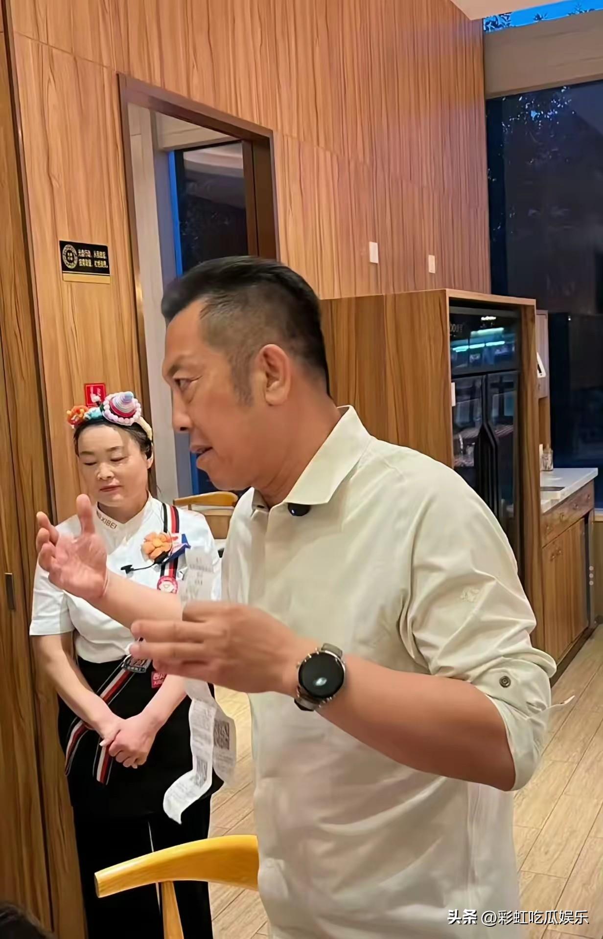 第一次见这种自杀式直播，西贝老板要起诉罗永浩，罗永浩说的没错，他只想吃有锅气烟火