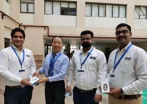 现在无耻的印度人，在中国深圳成立技术非常低的科技公司，然后复制中国成熟的科技产品