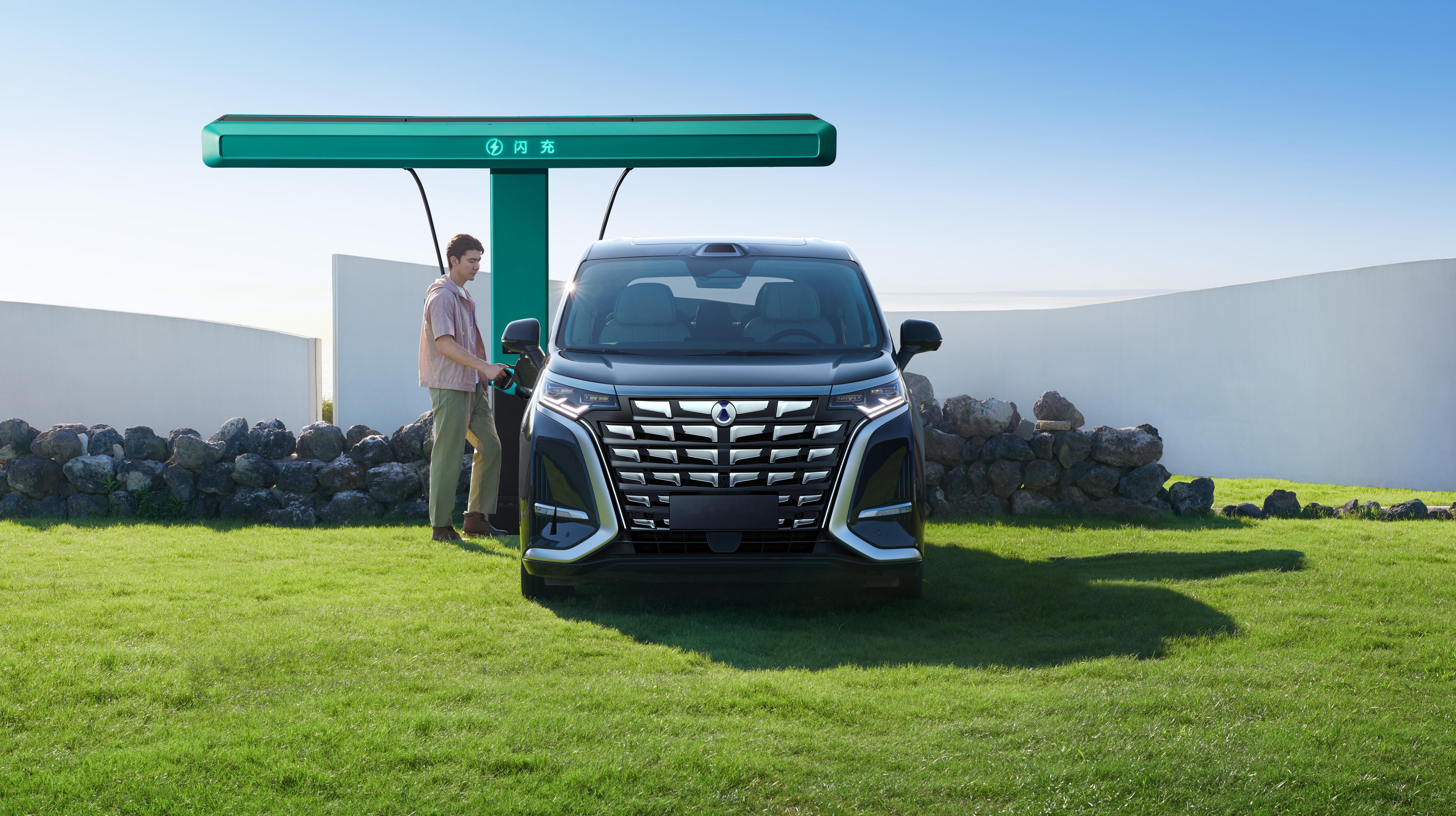 就在4月17日，比亚迪第1600万辆新能源车在长沙工厂正式下线，这次的主角是第二