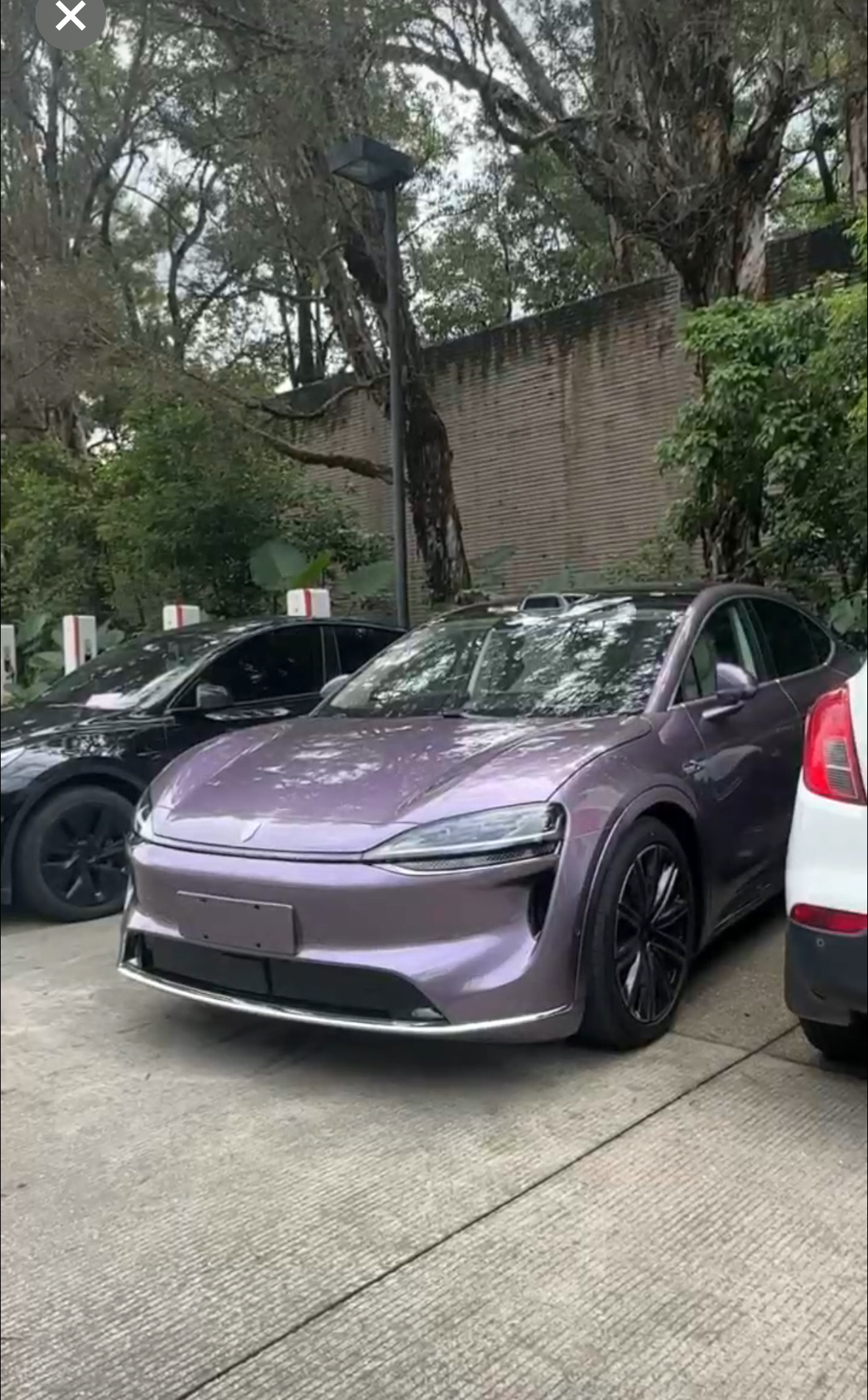 有车以后感觉世界都变小了，想起哪就去哪[嘻嘻]车子现在也更智能了，感觉个个都内置