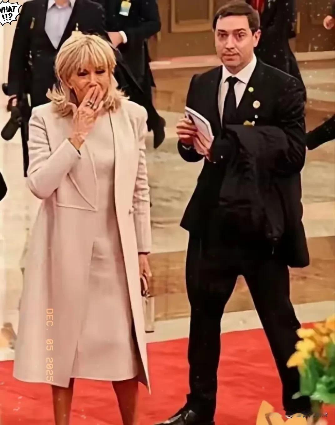 果然，人跟人真的不一样啊
 
​好佩服马克龙的夫人，她都70多岁了，居然在北京光