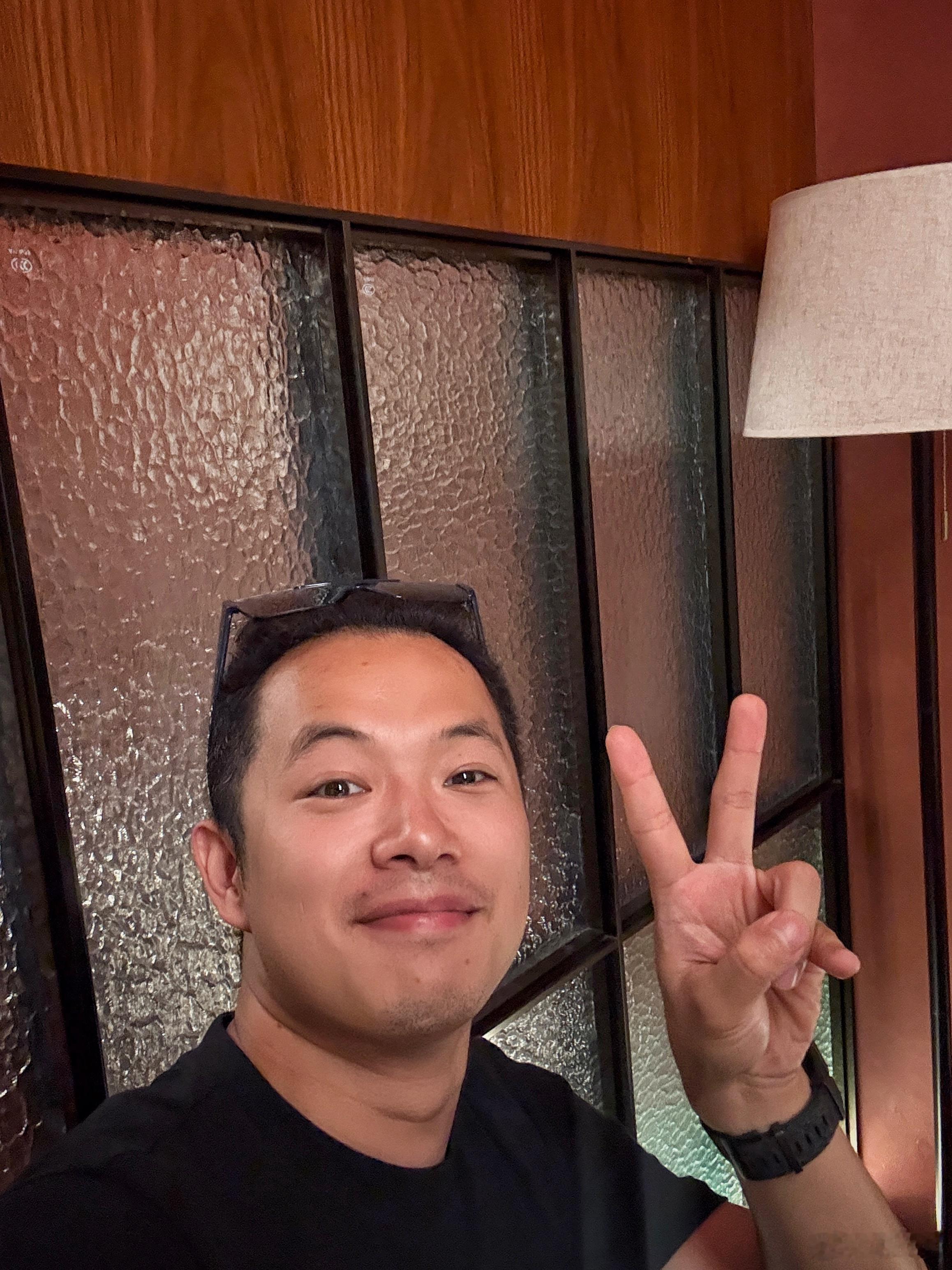 为什么好多人说我挂了，我没事我很好，我只是剃须刀充电器丢了，今天没刮胡子[dog