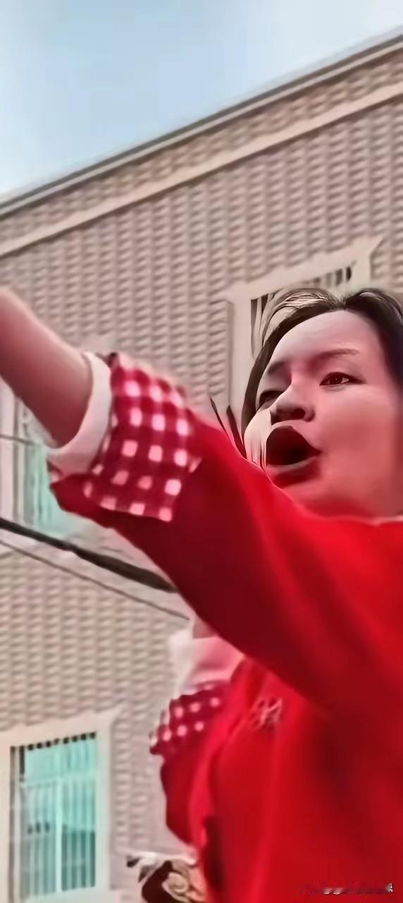 乩童不是妈祖，而是妈祖的载体，只有在妈祖仪式的时候才会需要乩童，一般乩童都需要投