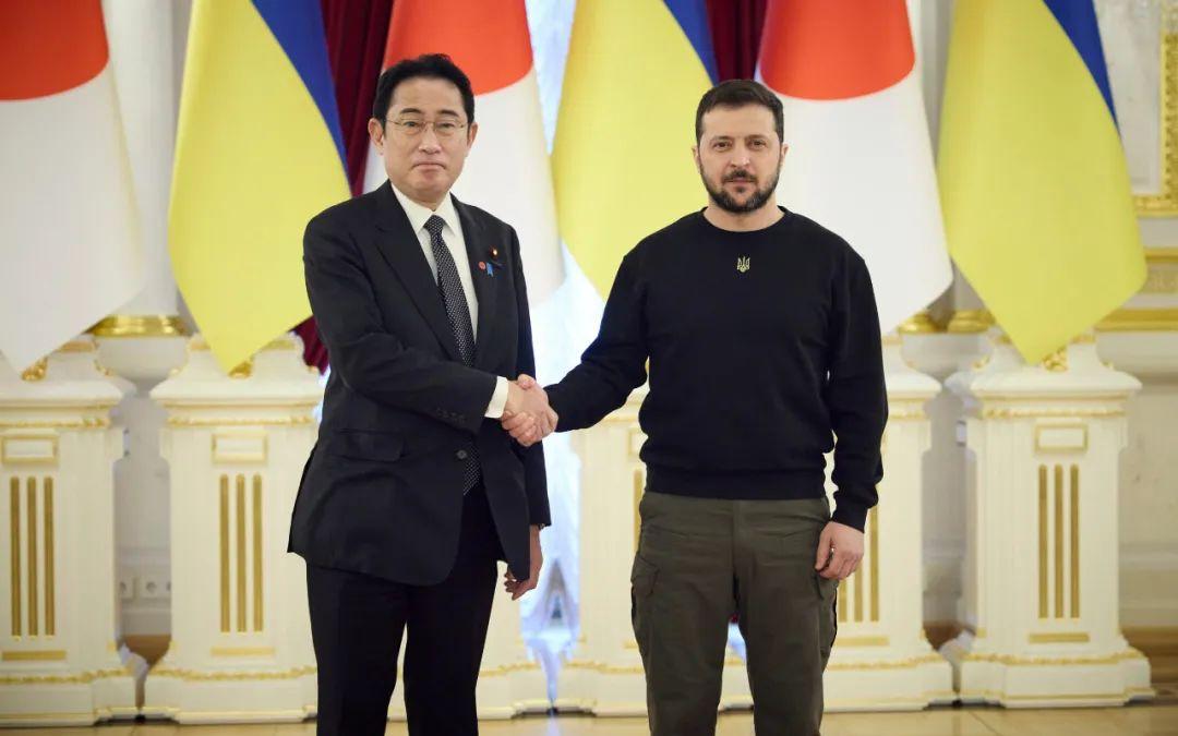 日本的态度还算谨慎，只答应治疗乌克兰受伤士兵。
5月22日，日本首相岸田文雄和乌
