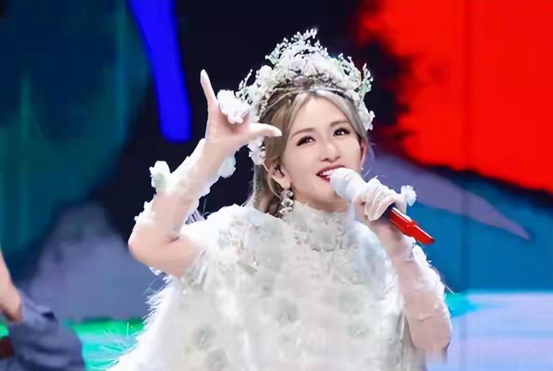 1.网传《步步惊心》近期再次引发怀旧讨论，刘诗诗和吴奇隆也有意借此增加相关曝光，
