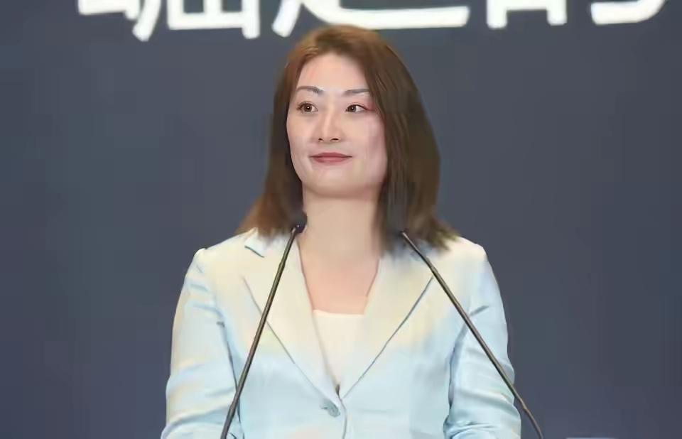 宗馥莉辞职仅4天后，宗馥莉一手提拔上来的新总经理许思敏就对娃哈哈经销商下达了死命