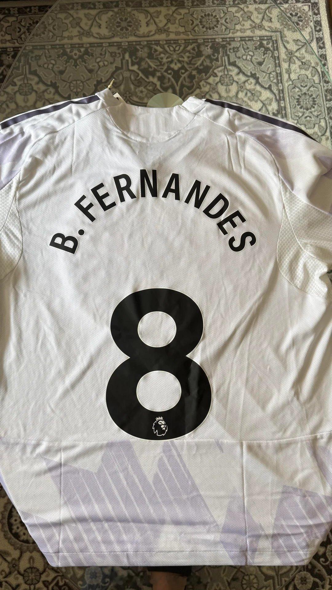 有国外球迷分享了在阿迪达斯官网买的印号球衣… 