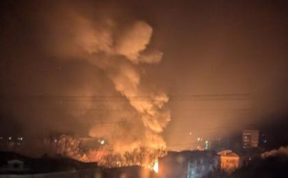 俄罗斯这次是来狠的了，连续三天疯狂轰炸，乌克兰死伤惨重。
 
最近也不知道是怎么