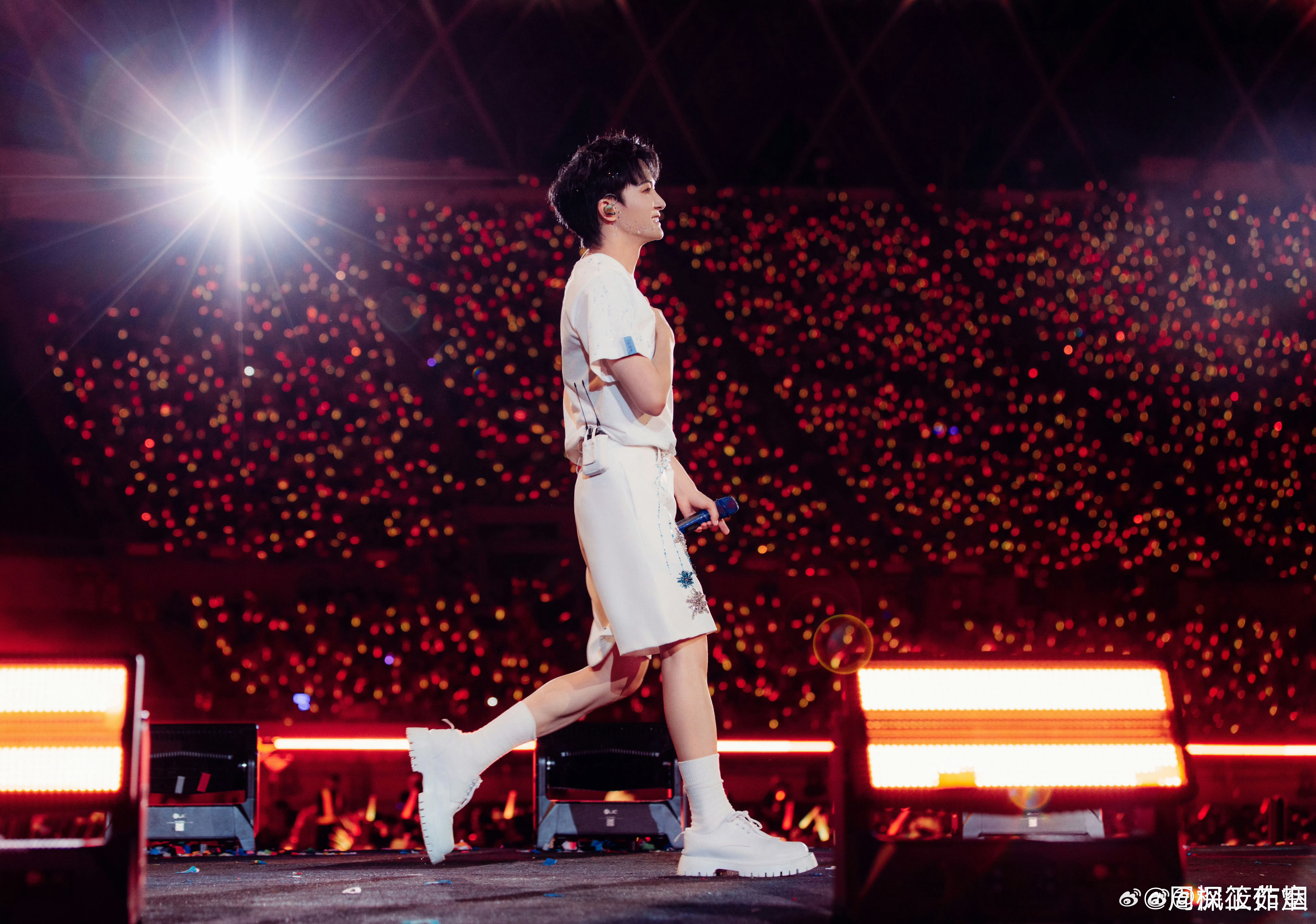 周深  周深电影四渡主题曲 周深2026深深的巡回演唱会﻿ ﻿ 6.11原来最治